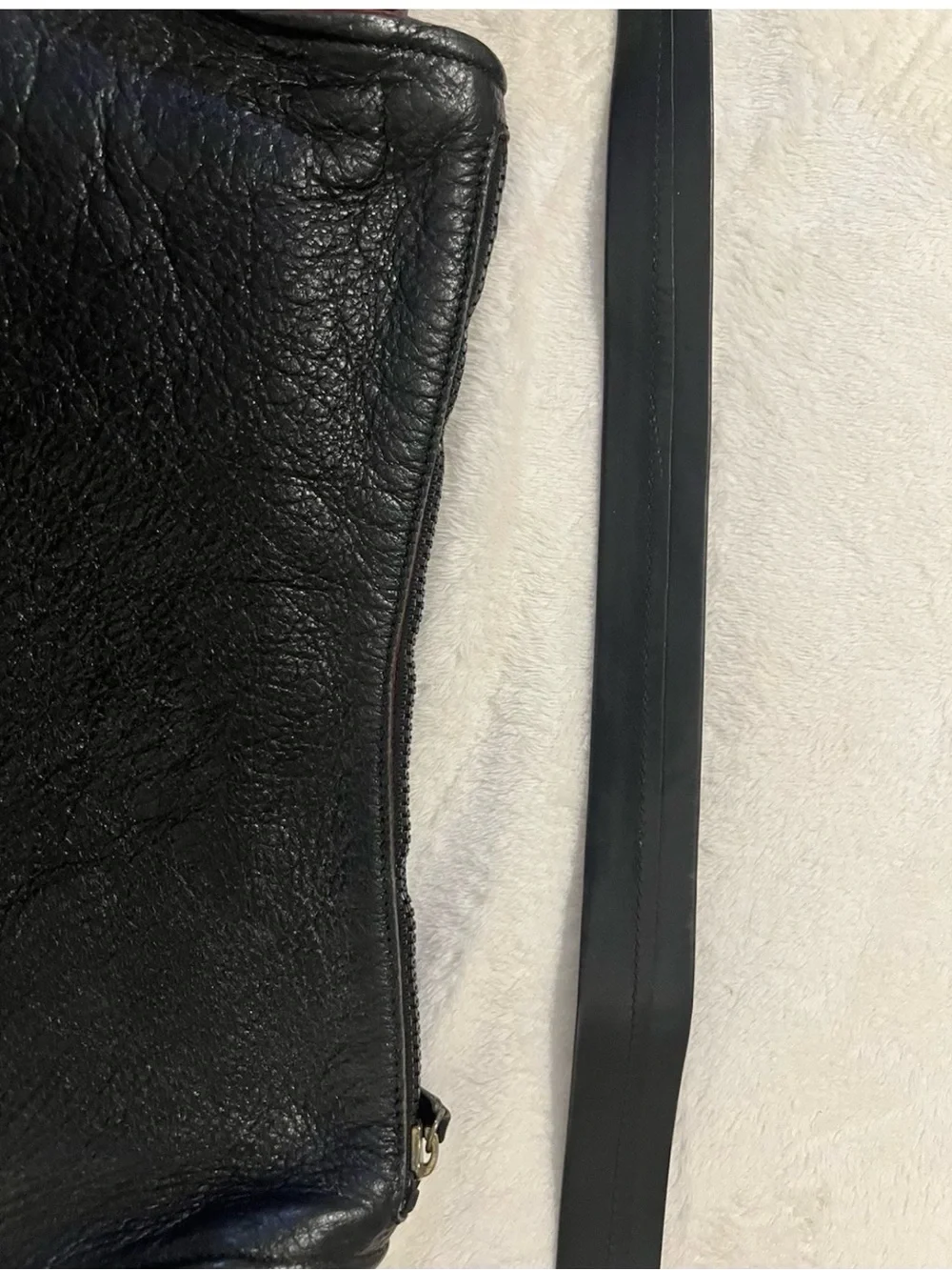 💚 Bally Switzerland Leather Black Shoulder Bag With Inside Pouch💚